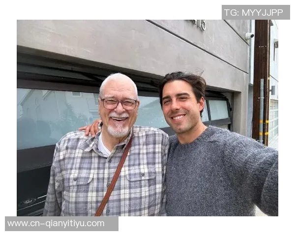 湖人传奇球员武贾西奇格林霍里携手为洛杉矶社区送温暖火鸡